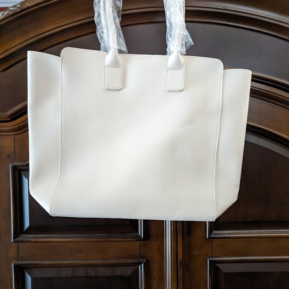 Vince Camuto Tote - Picture 3 of 9